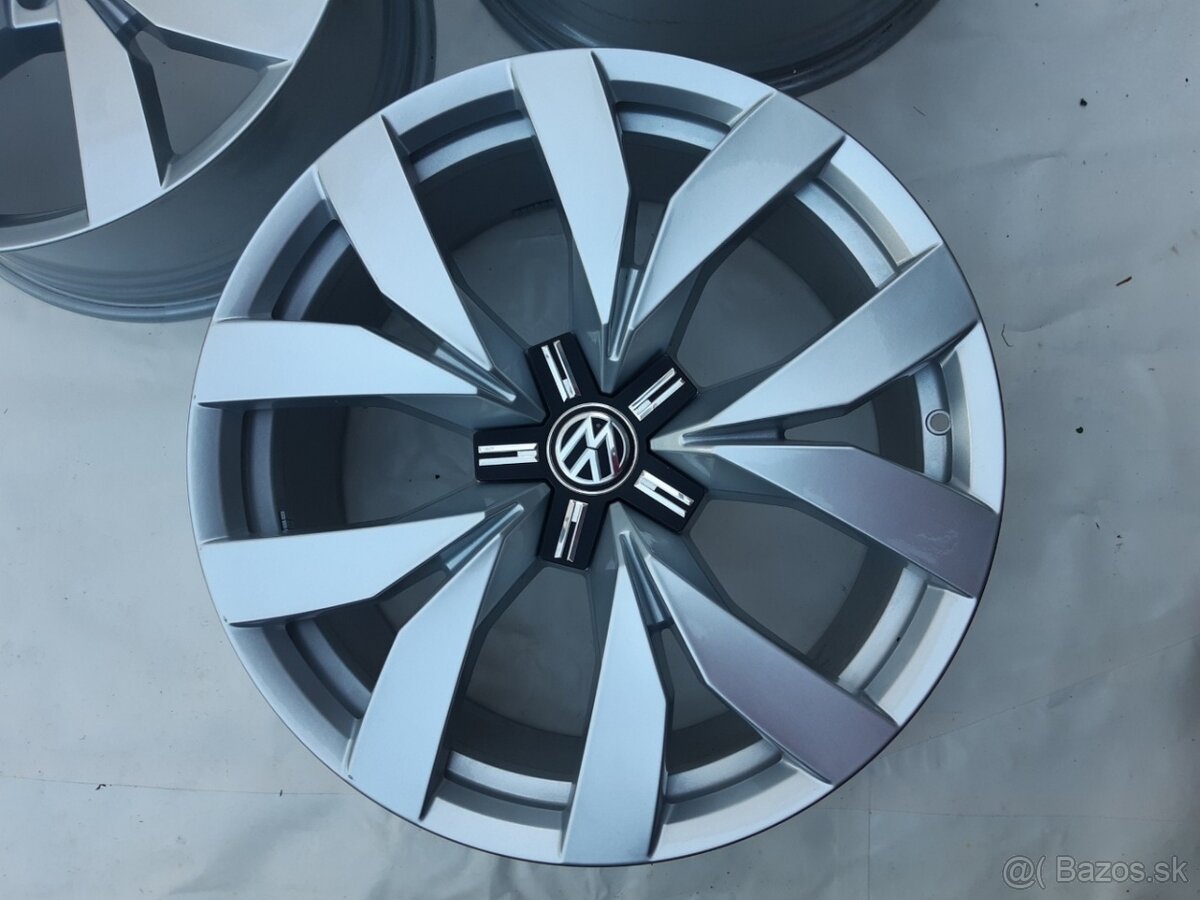 Alu disky Volkswagen Touareg 3 R20 Montero