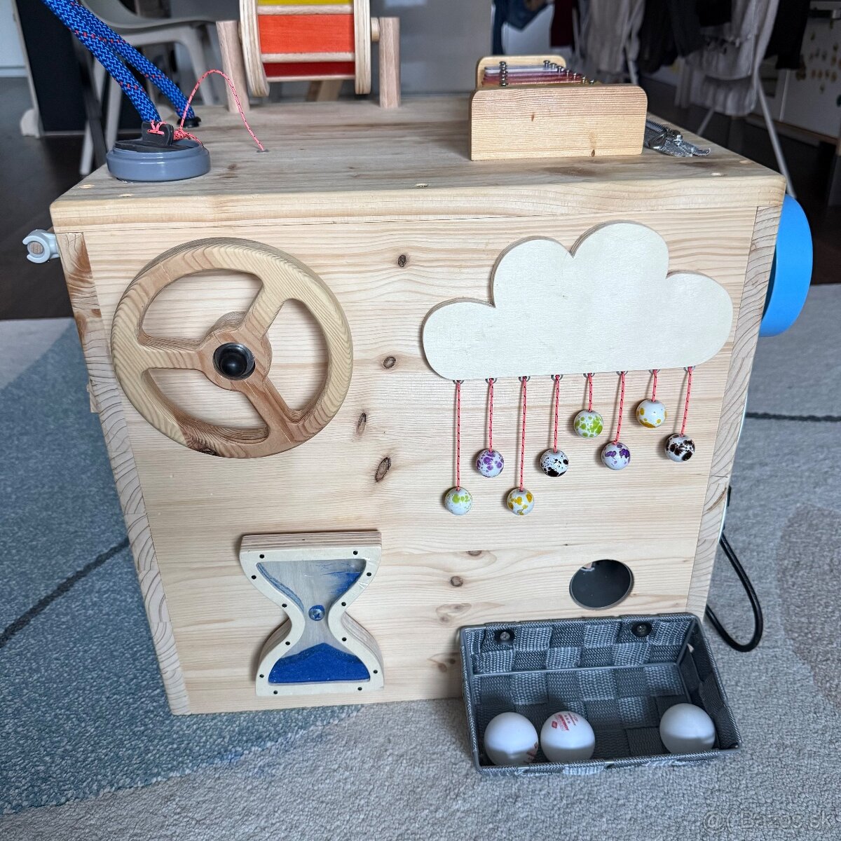 Handmade Montessori busy cube - senzorická hračka pre deti