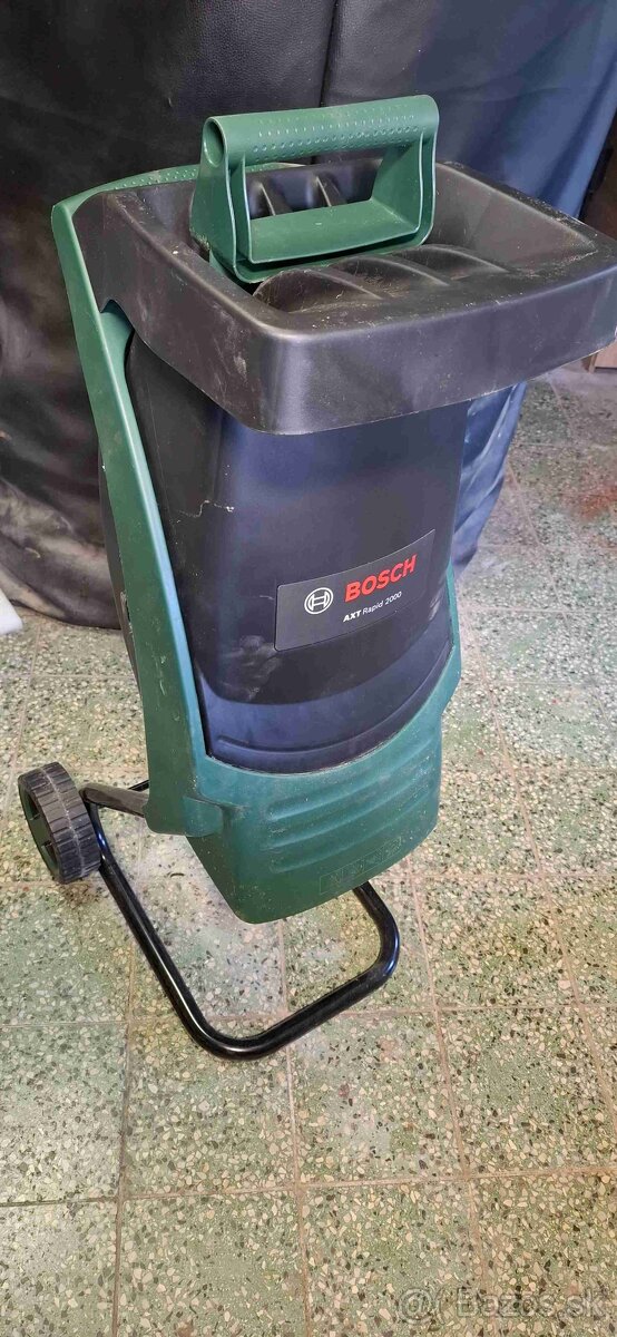Predám drtič konárov Bosch AXT RAPID 2000