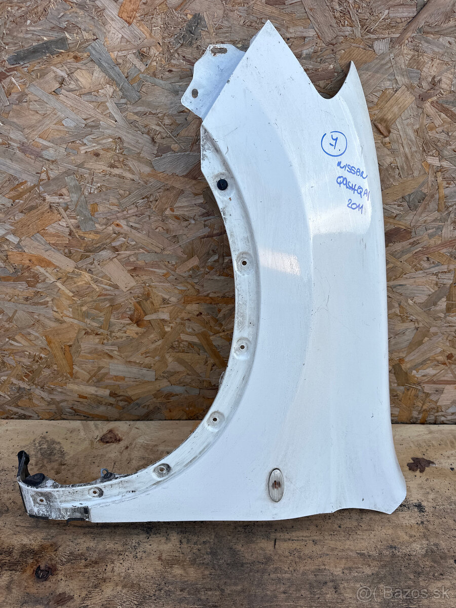 PRODÁM LEVÝ BLATNIK NISSAN QASHQAI 2011