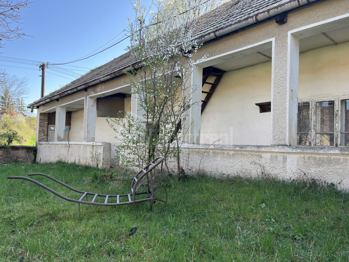Predaj - rodinný dom - Sedliacky dom v Radave…