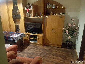 Predám 2 izbový byt centre mesta . byt má 49