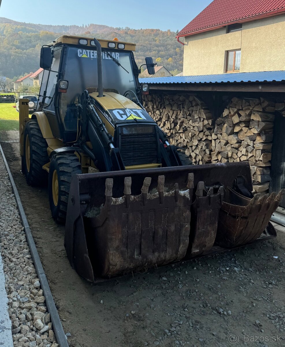 Zemné a výkopové práce s Traktorbagrom CAT