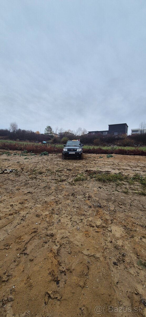 Mitsubishi pajero pinin