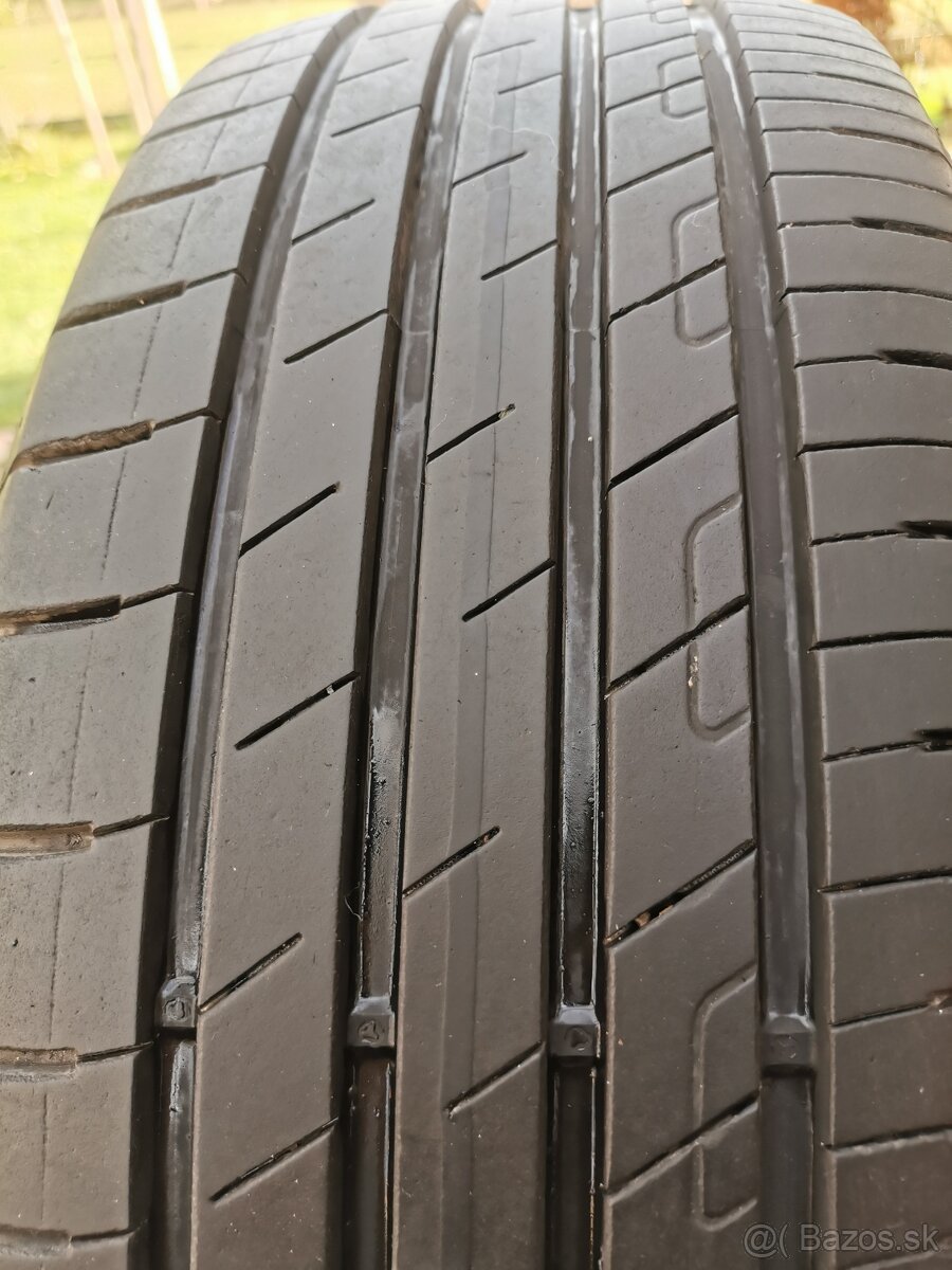 Letne pneu GOODYEAR EFFICIENT GRIP 215/60 R17 96 H