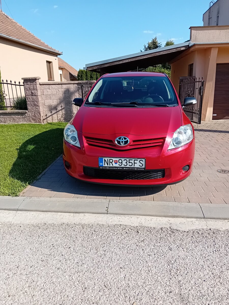Toyota Auris Touring Sports Hatchback 97kw Manuál