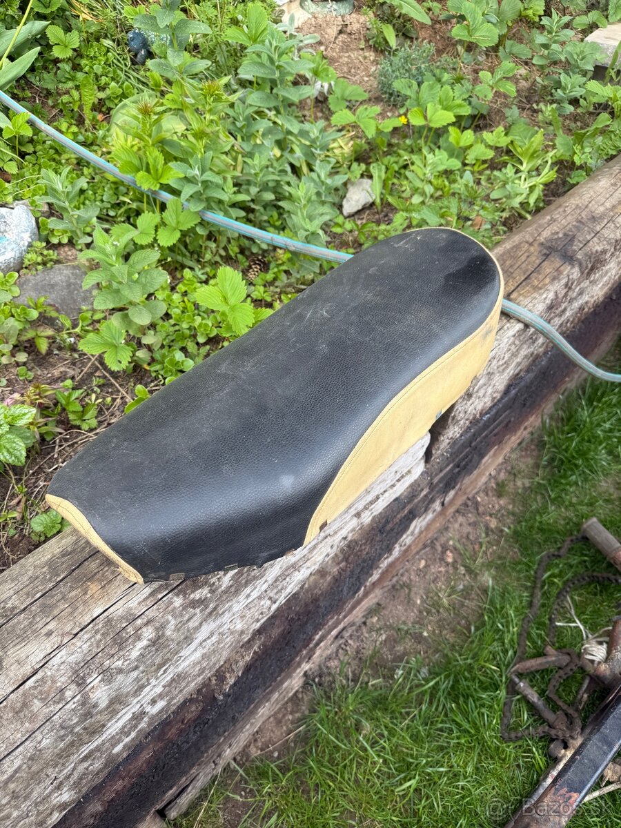 Sedadlo jawa 175