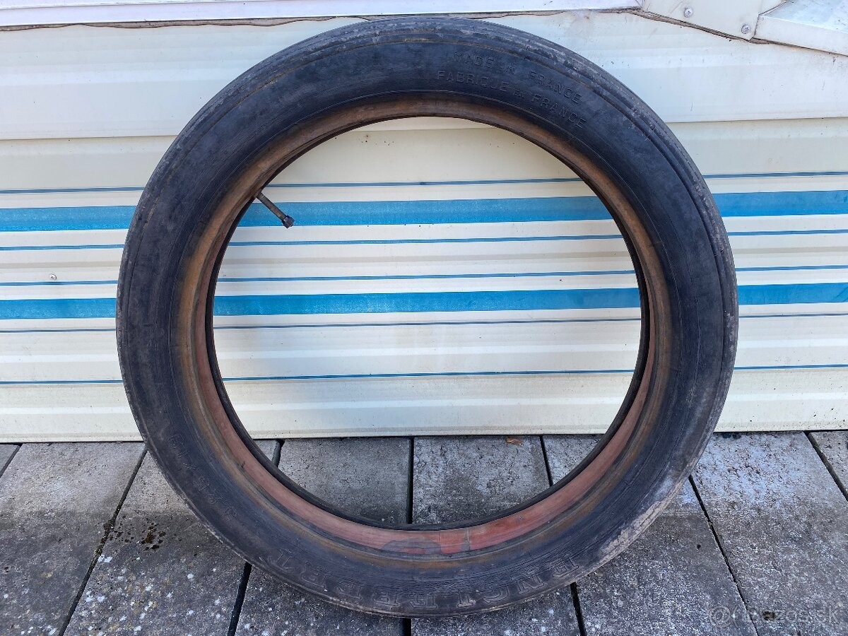 Pneu Englebert 3,25 x 19 (Francie), duše