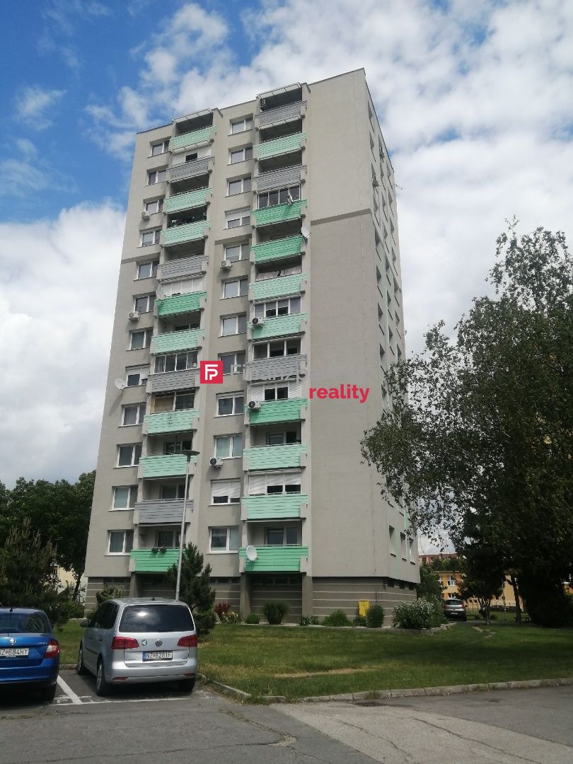 Prerobený 2 izbový byt, Juh, Nové Zámky