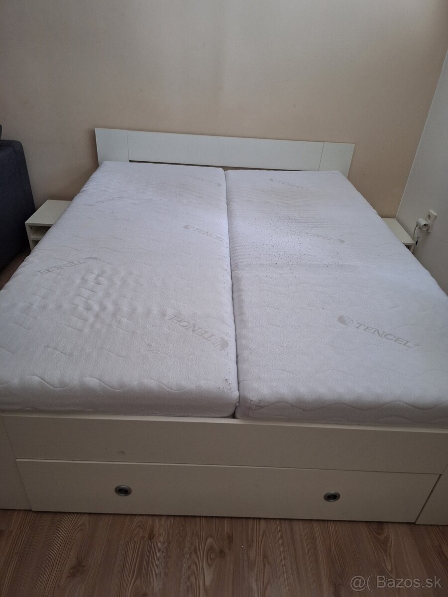 Manželská posteľ