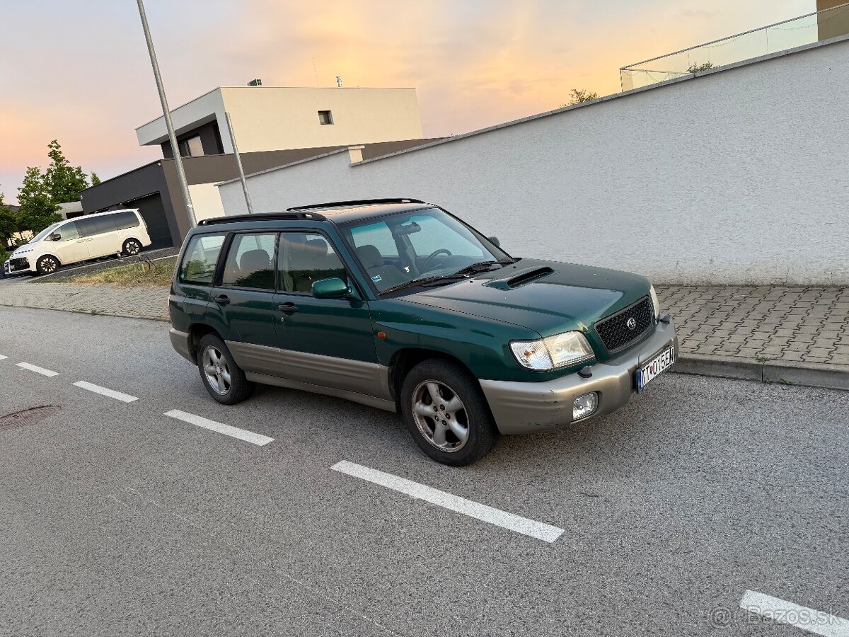 Predam Subaru Forester plna vybava rv.2000