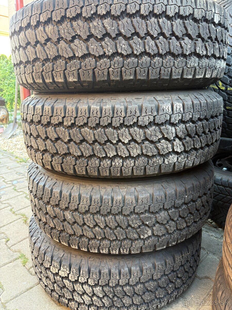 215/70r16 Goodyear wrangler