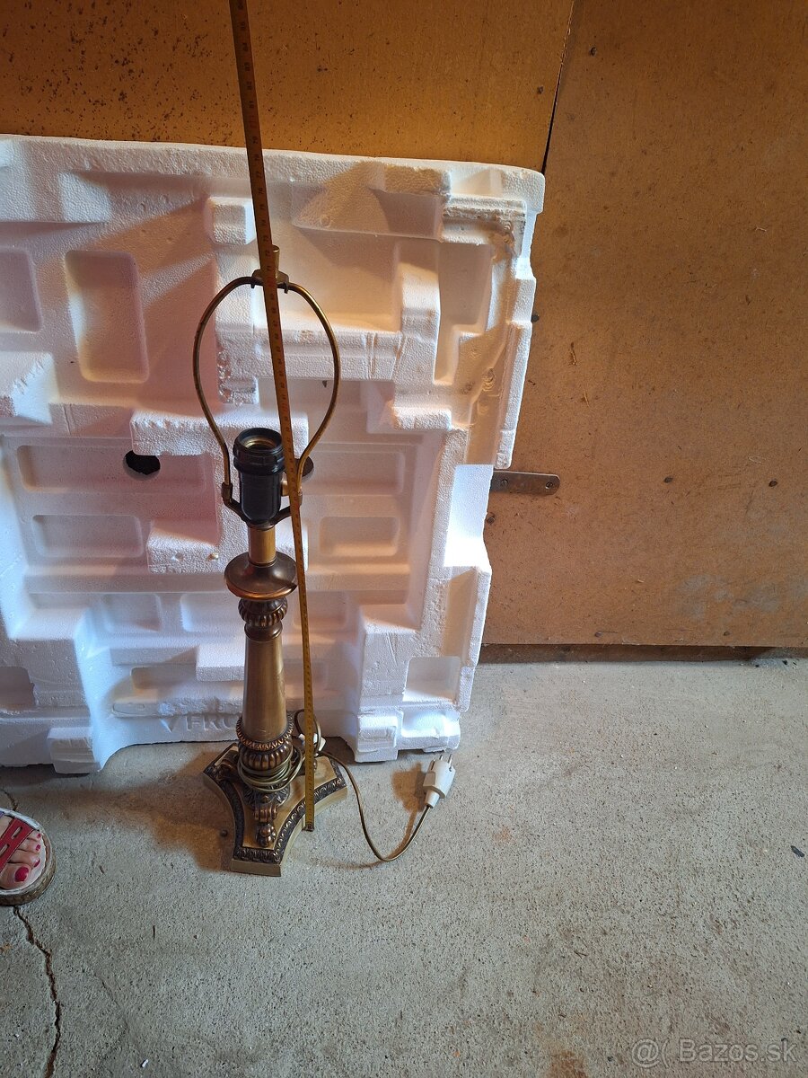 Starozitna lampa