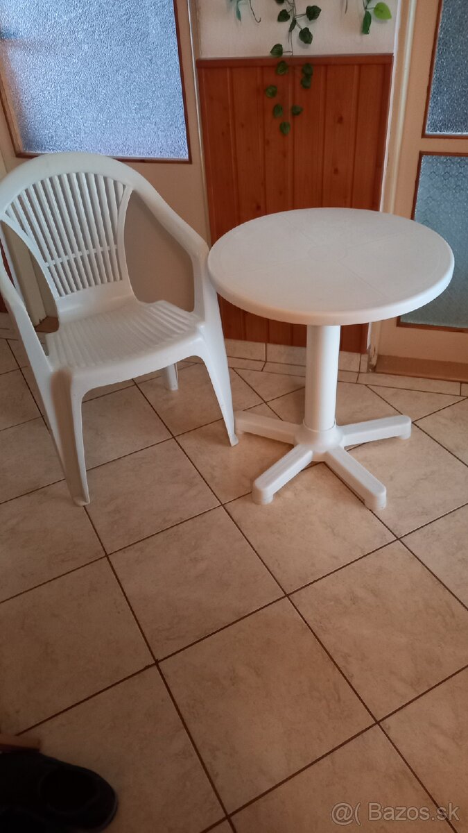 Stolik a stolicka