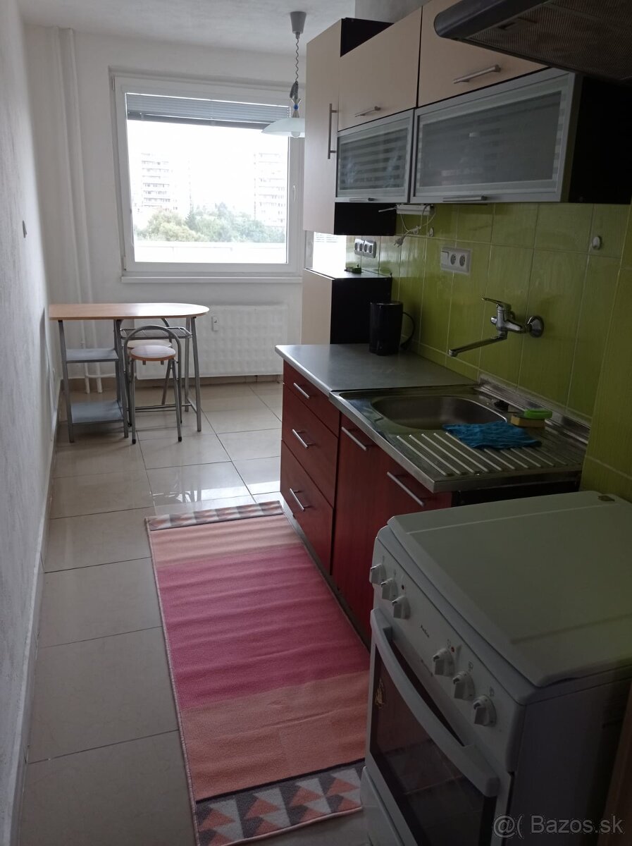 Prenájom veľký 2 izb.byt, ul Dlhá, Chrenová balkón