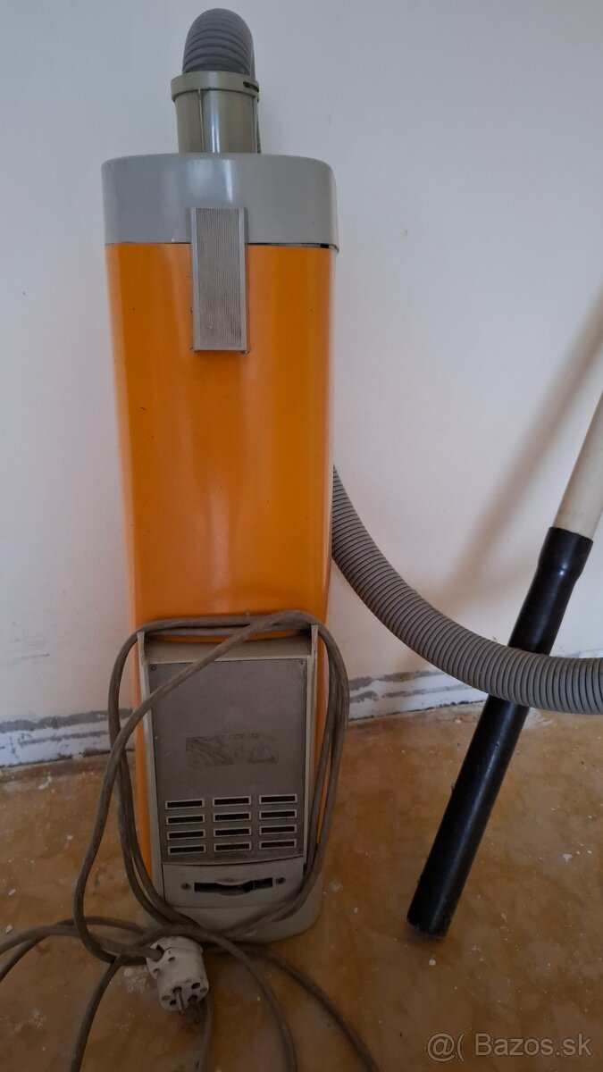 ETA 418 retro vysávač