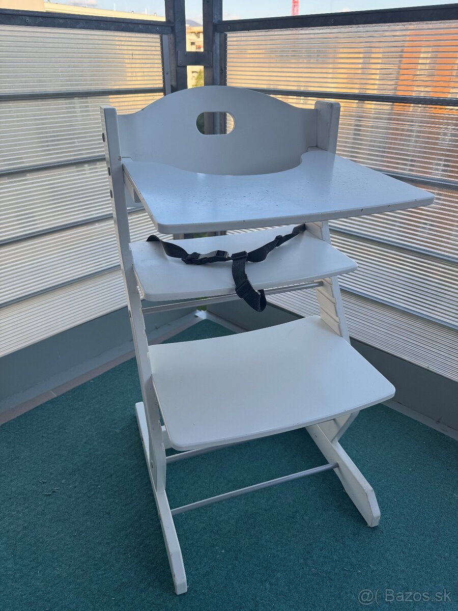 Detská rastúca stolička z masívu