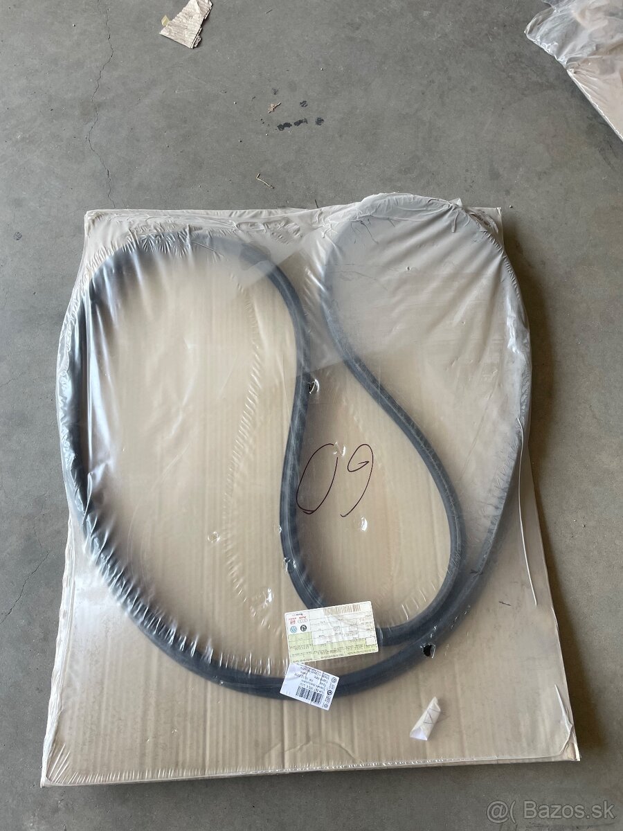 Octavia 1 tesnenie prednych dveri