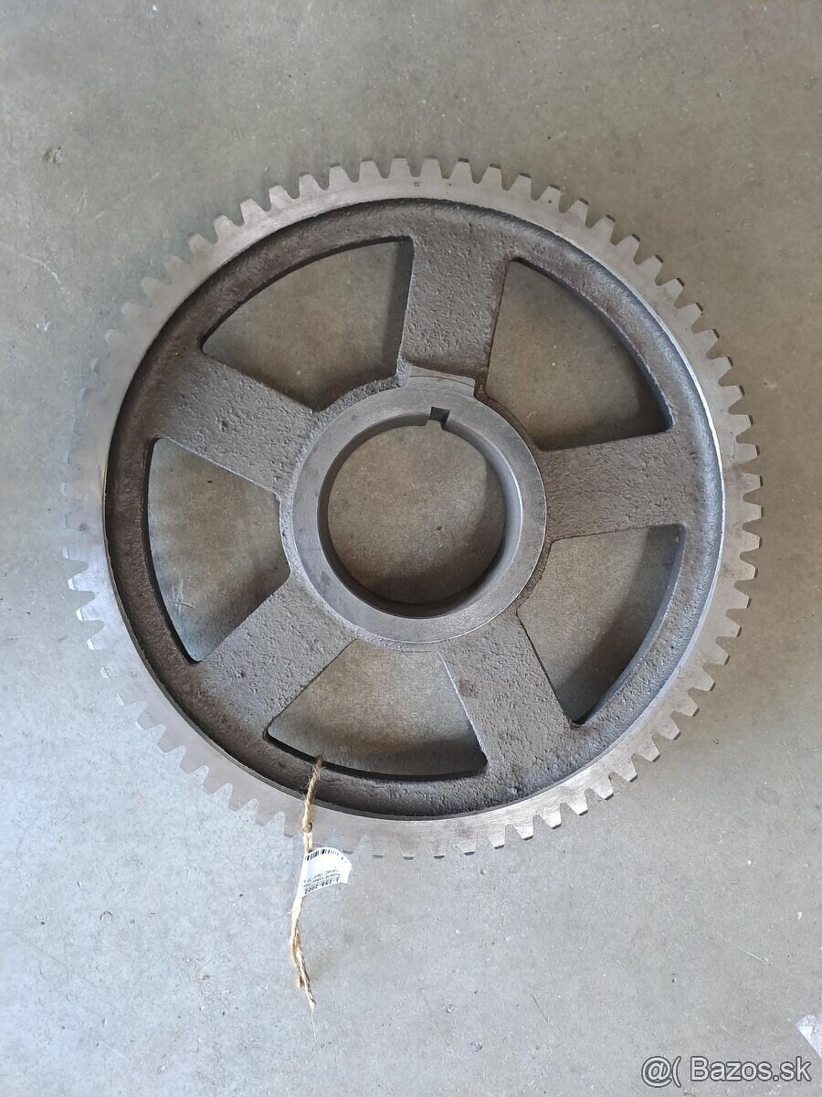 Ozubené koleso - kopačka, vyorávač (čert)