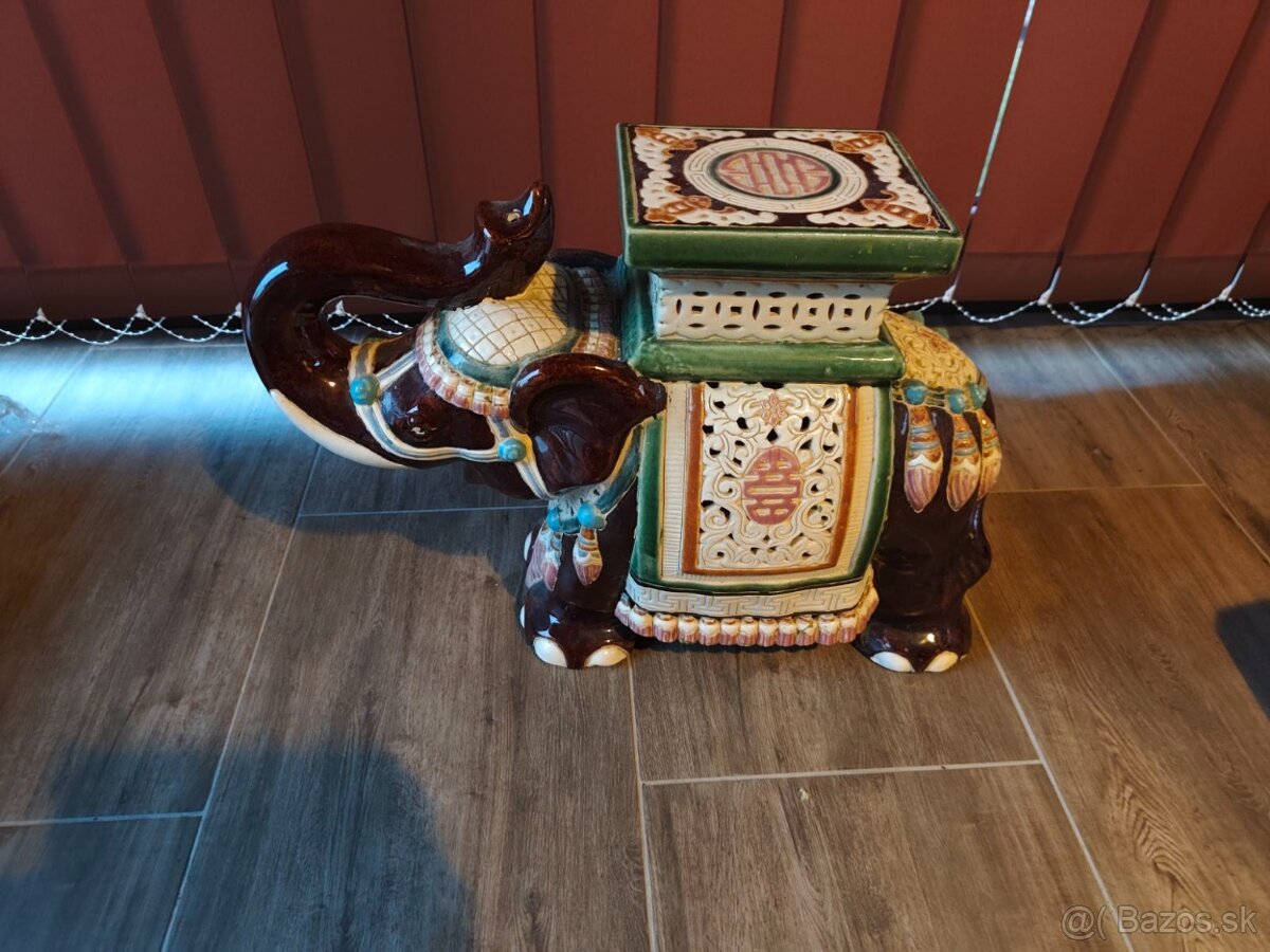 Keramický slon