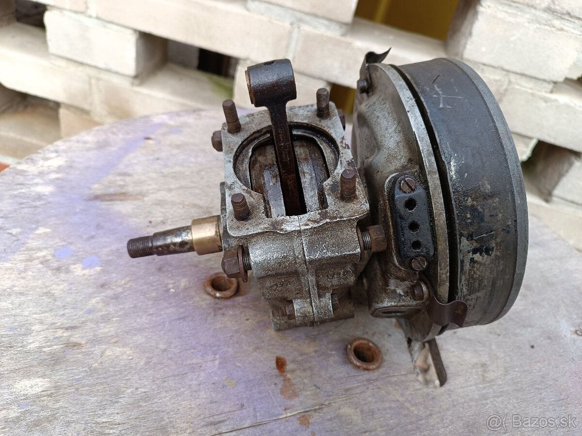 Jawa speciál - polomotor