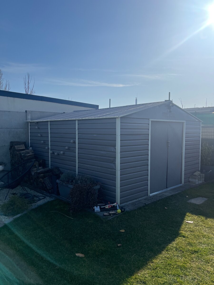 Predám záhradný plechový domcek