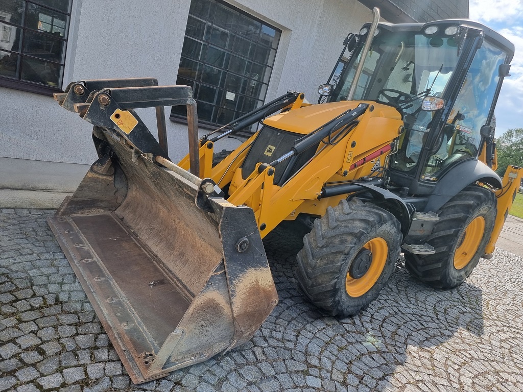 JCB 3CX Contractor - 81kw, joysticky, 20" - TOP stav