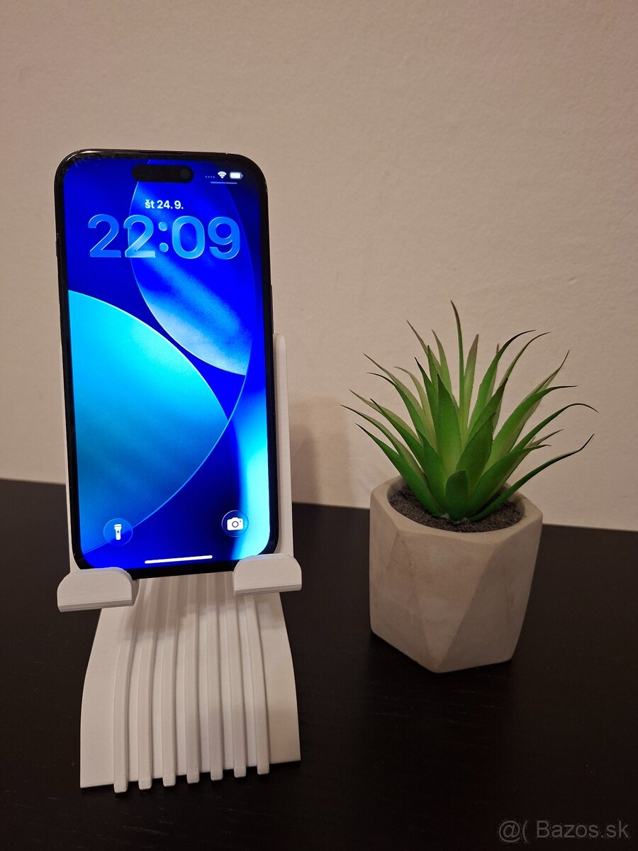 iPhone 15 128GB, 100% batéria