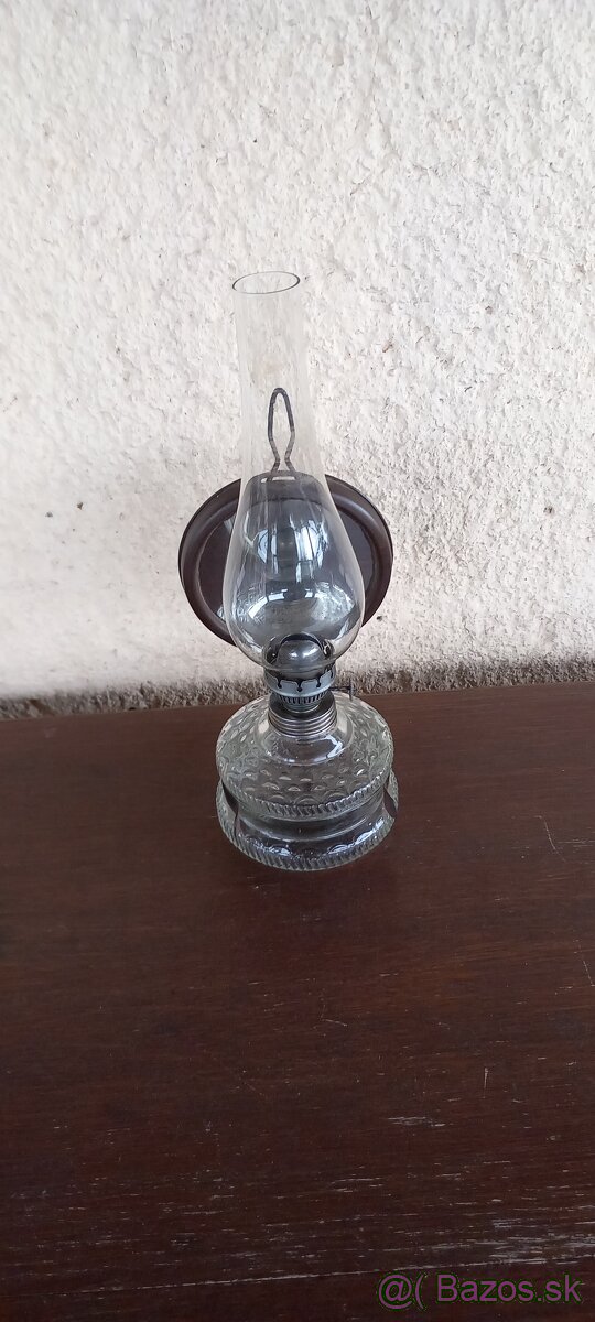 Starožitná závesná petrolejová lampa