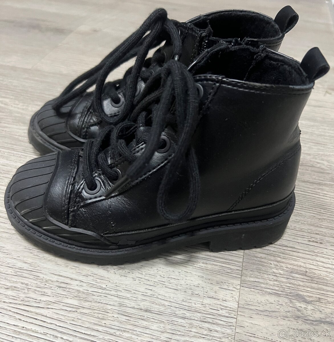 Zara, Reserved,Adidas topánky.