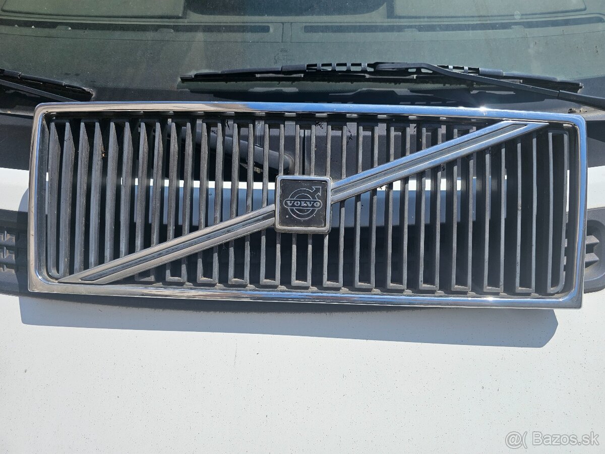 Volvo 740 760 predná maska