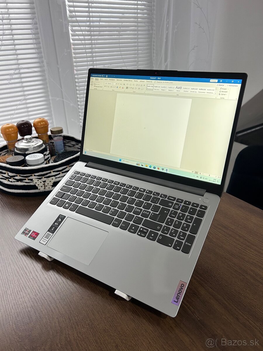 Lenovo Ideapad | Ryzen 5 7520U | 8GB DDR5 | 512 GB SSD M2