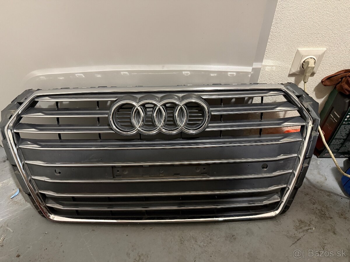 Predám Originál Audi A4 B9 masku