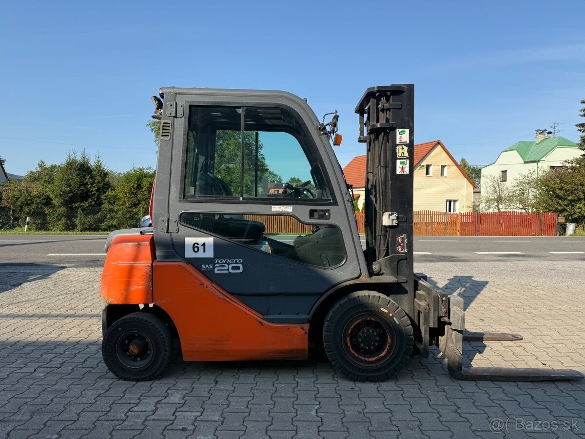 vysokozdvižný vozík TOYOTY FDF 20, nosnost 2000 kg