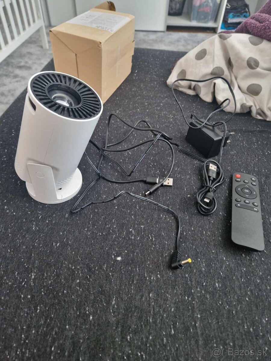 Predám Prenosný Mini Projektor HD Nový