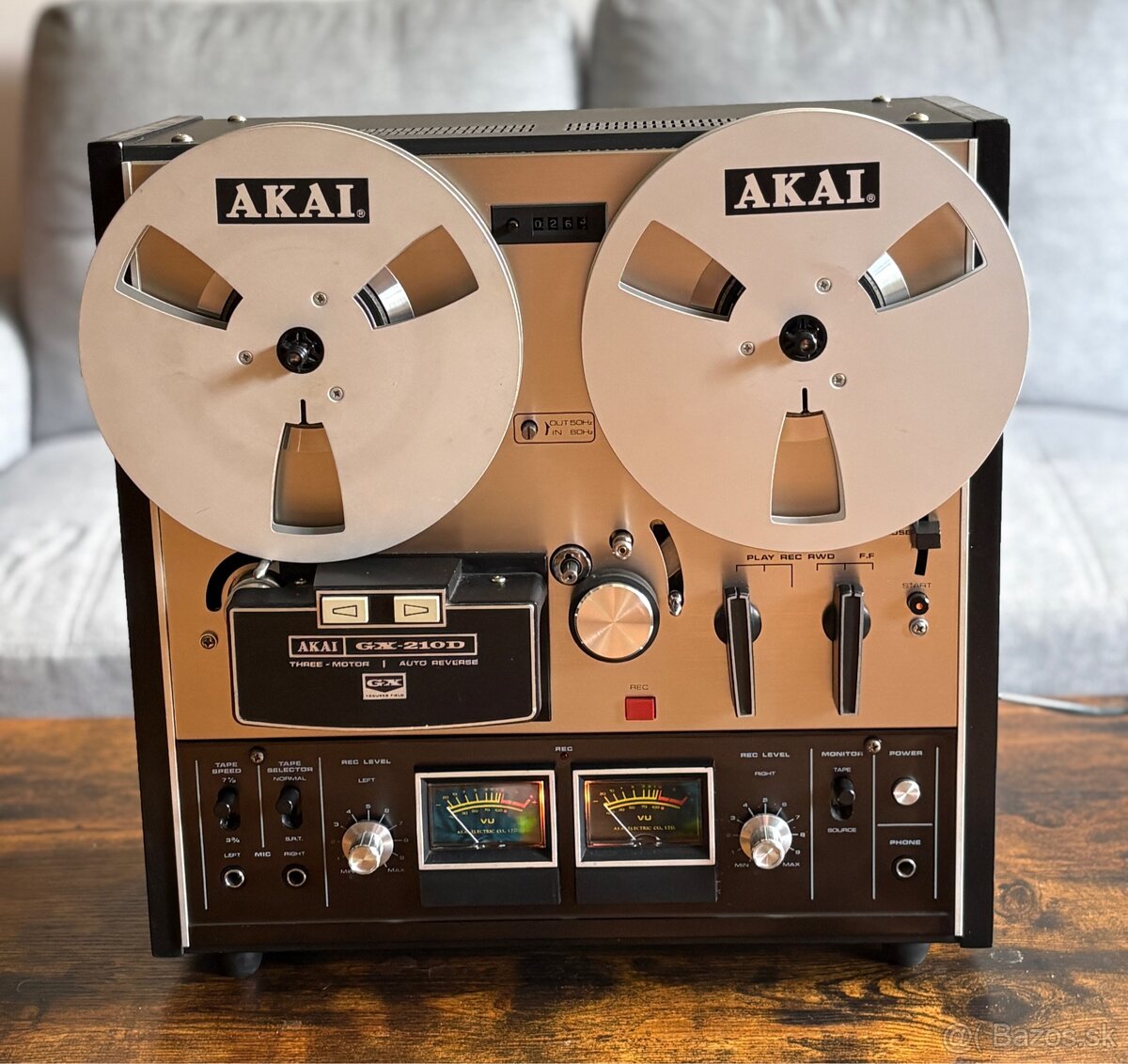 Kotučovy magnetofón Akai