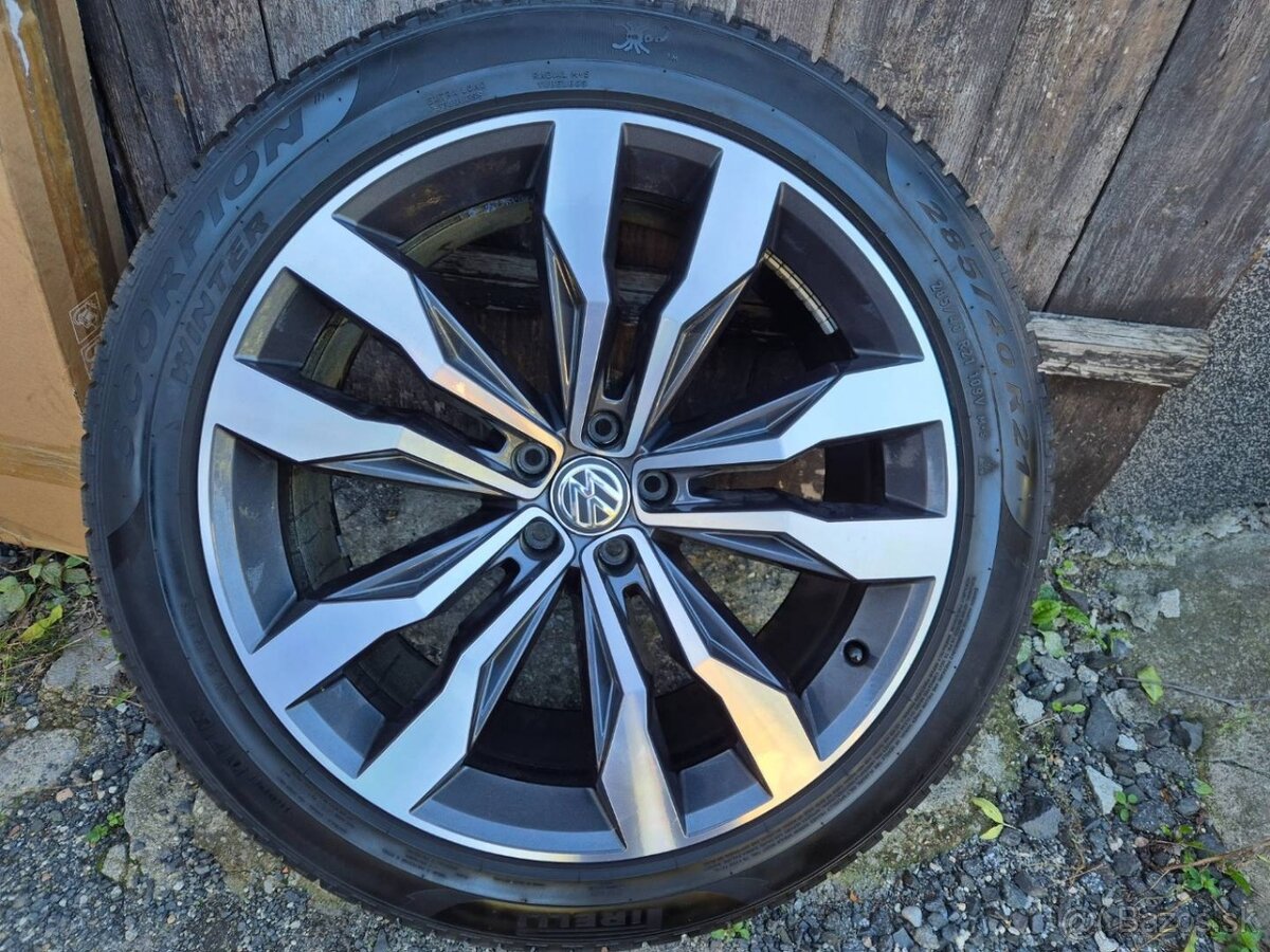 Zimní kola Volkswagen Touareg 3 R21 Suzuka