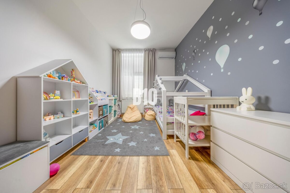 NA PREDAJ - Krásny 5 izbový rodinný dom s svojgarážou v Bern