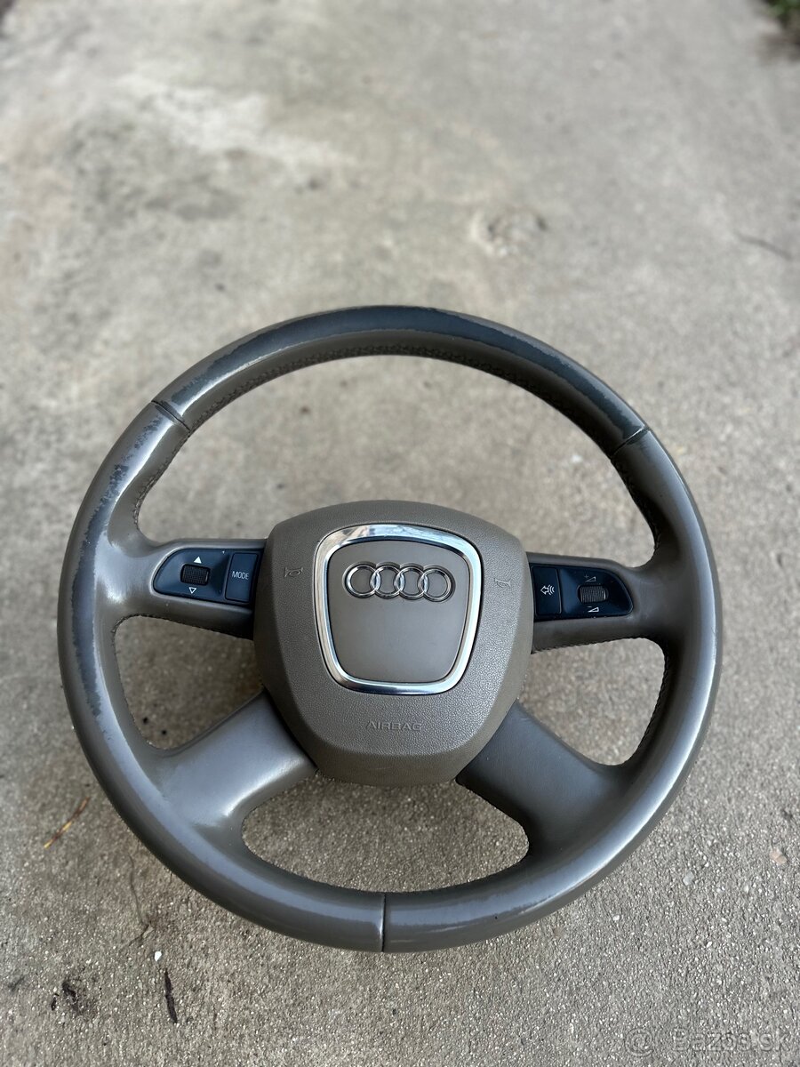 Audi volant