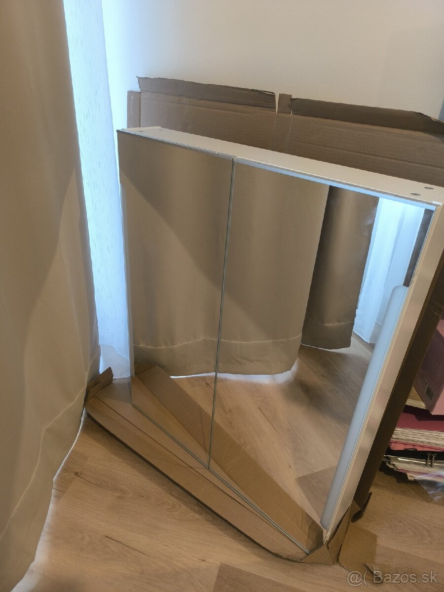 Ikea kúpeľňová skrinka