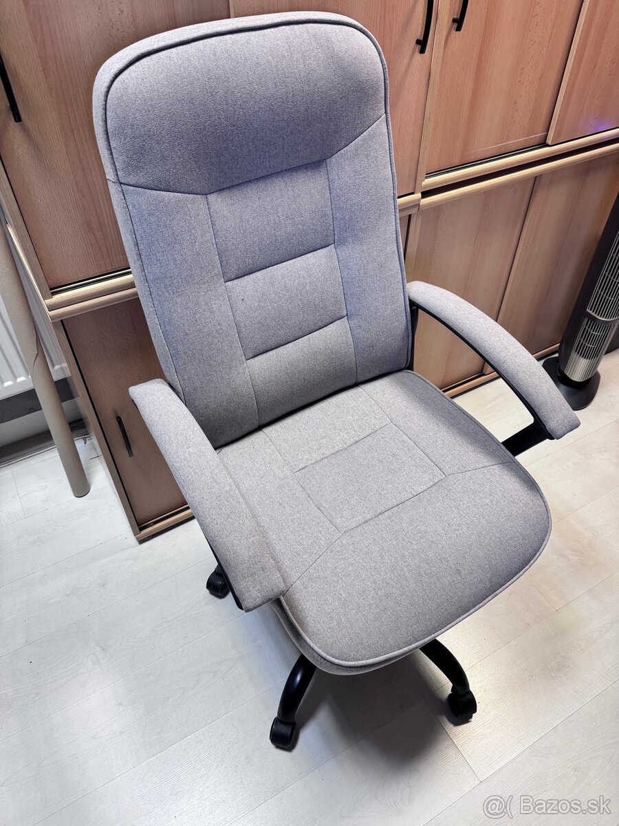 PC stolička malo používaná