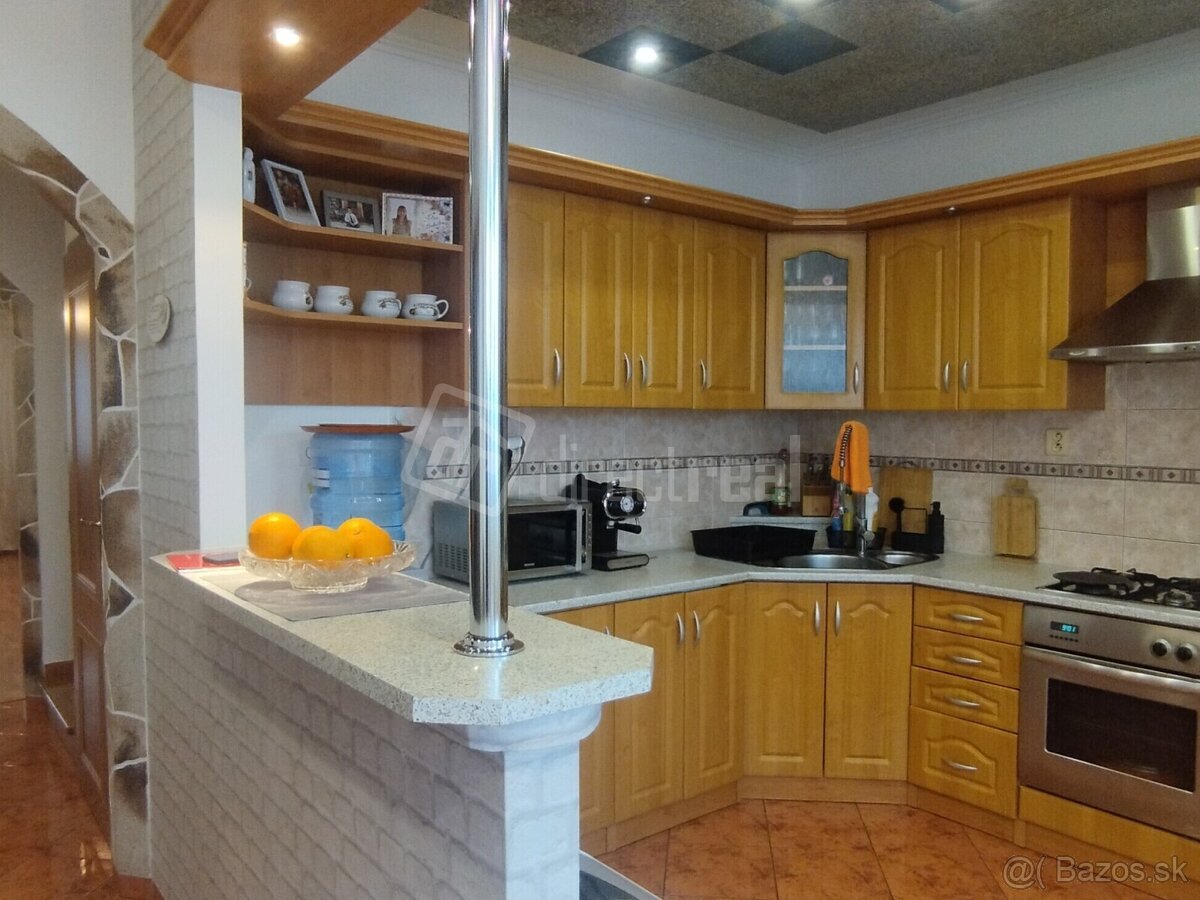 SUPER CENA Ponúkame Vám exkluzívny rodinný dom, posc…