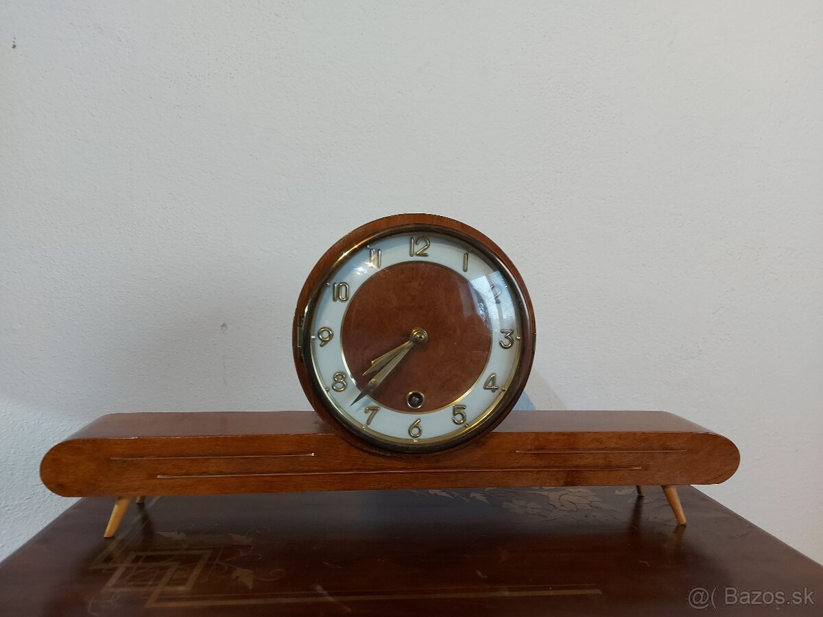 Predám funkčné komodové hodiny Walter Hug & Co. 1960