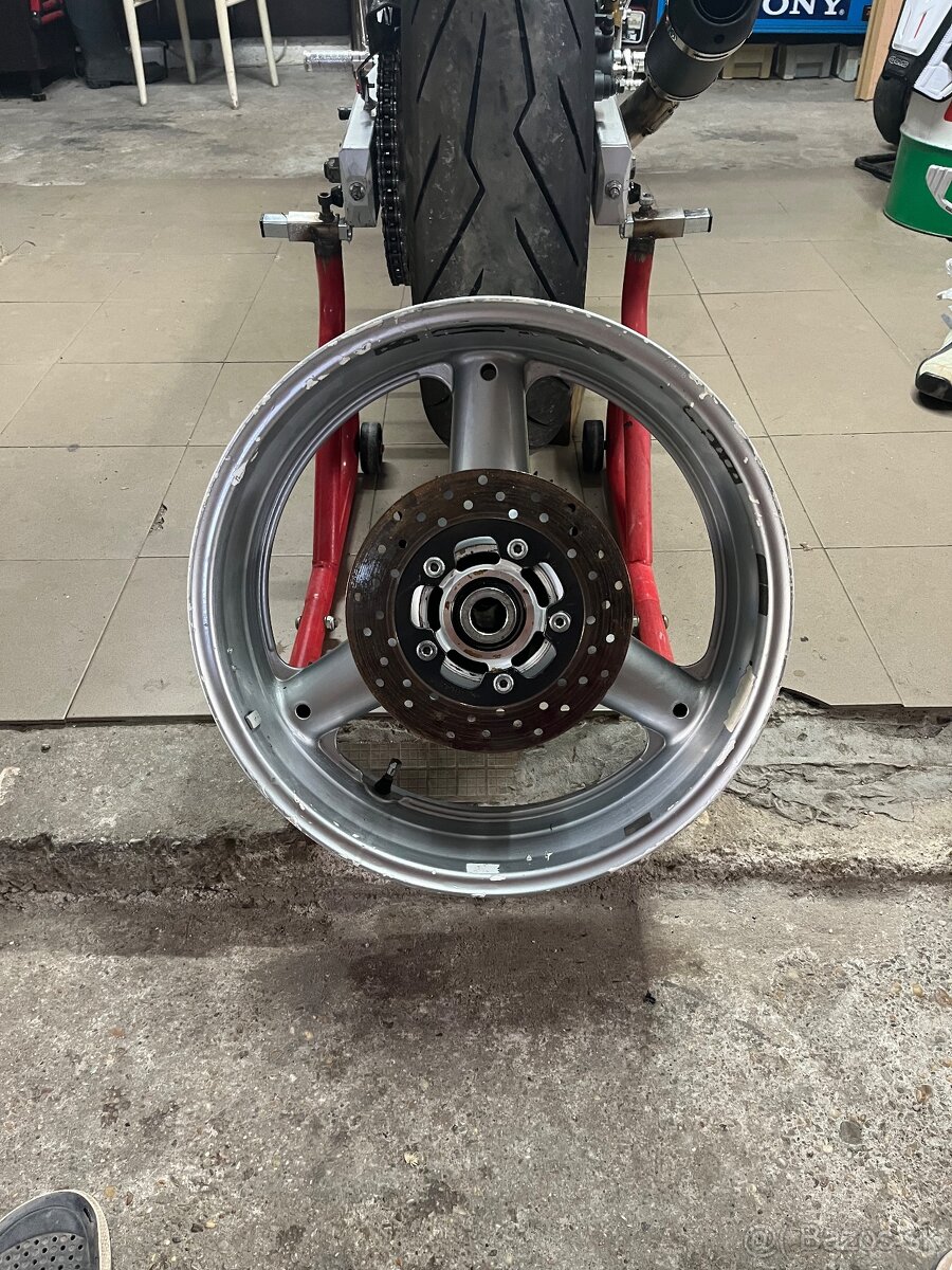 Suzuki gsxr