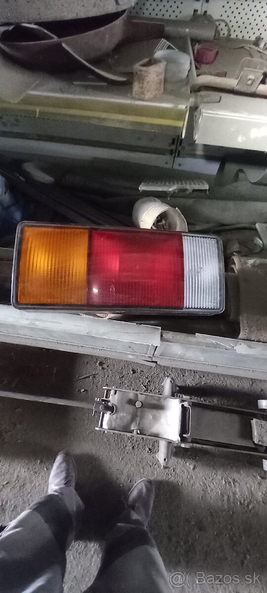 Hyundaj H1 zadné svetlo
