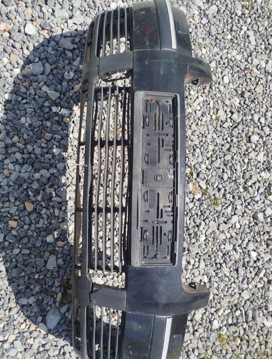 Predám nárazník Passat B5,5