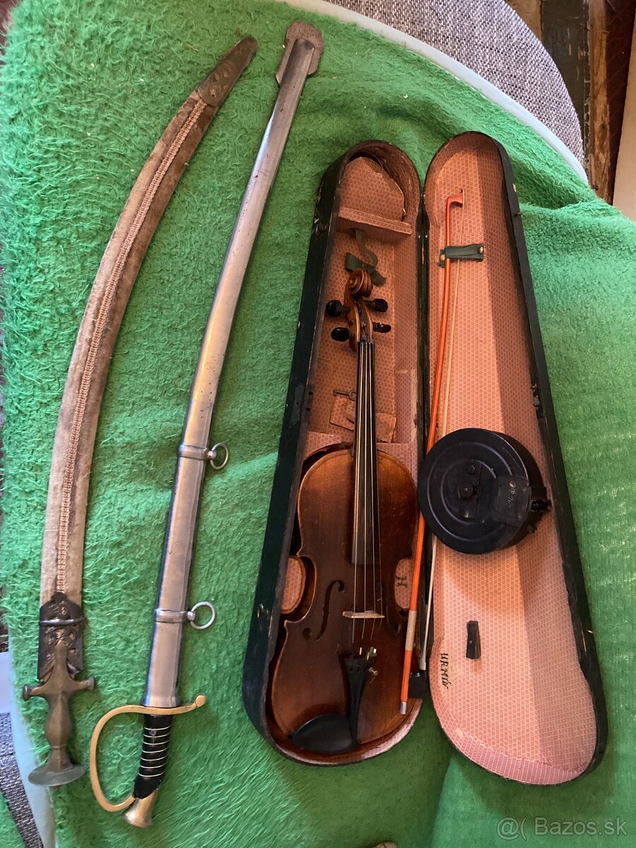 Predam starozitne husle z Rakuskouhorska