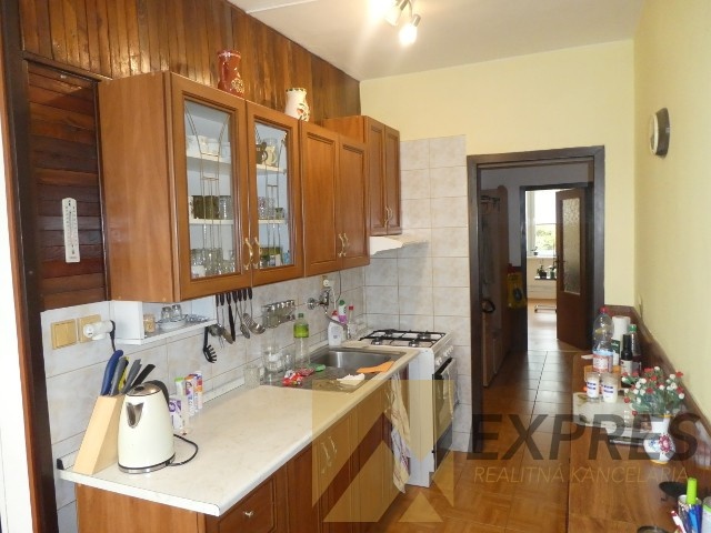 RK EXPRES - REZERVOVANÝ 3 izbový byt v Handlovej.