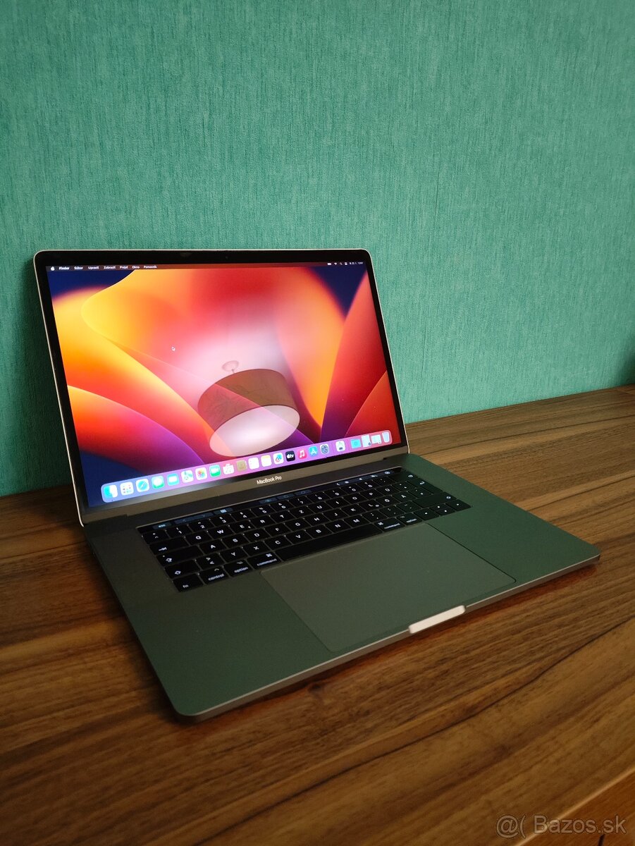 A1707 MacBook Pro i7 • 16GB • 512GB