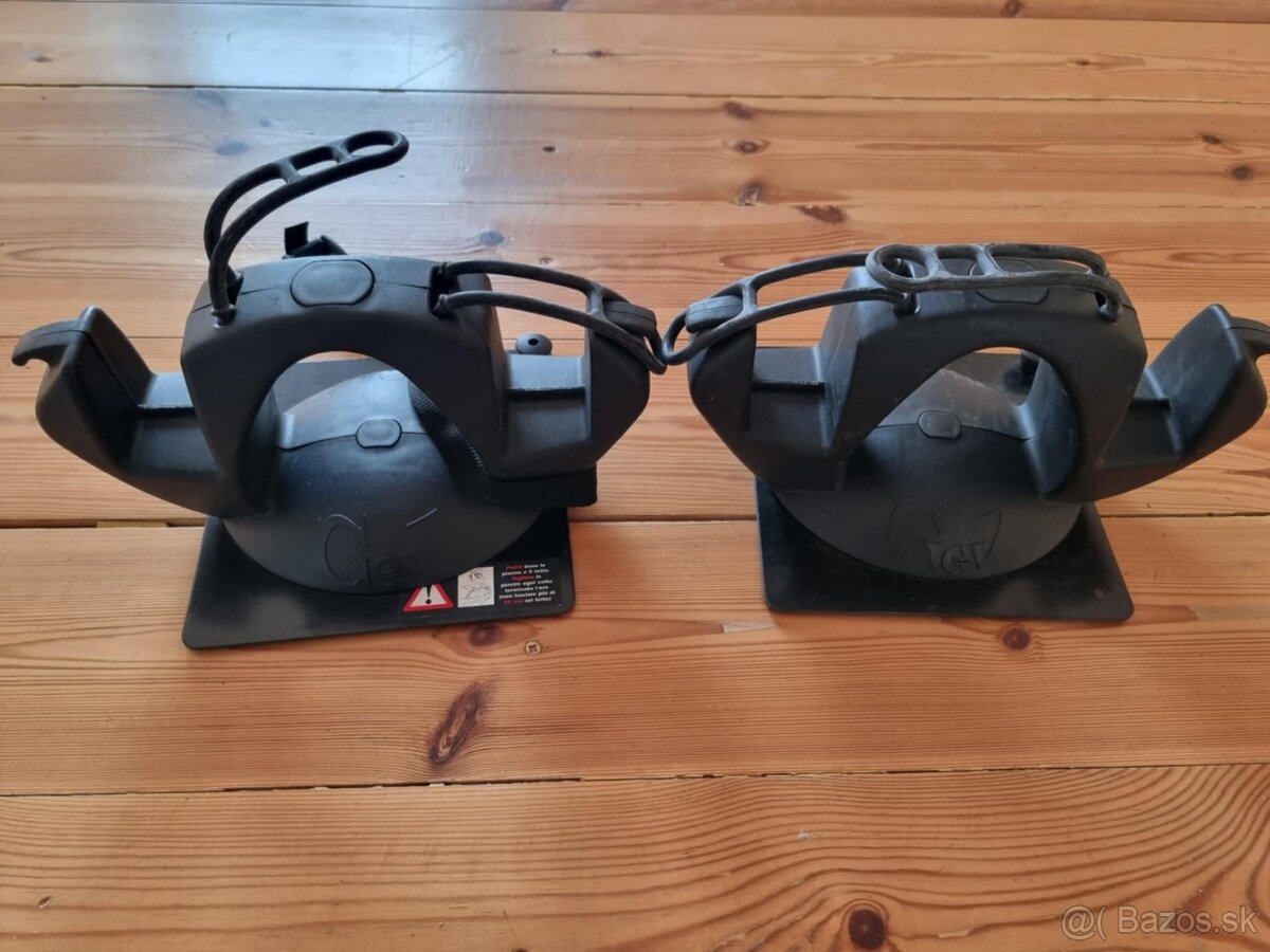 Magnetický držiak lyží